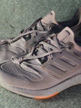 Adidas Ultraboost 22 Legacy Purple Grey GX5586 Women’s 7.5 Preowned